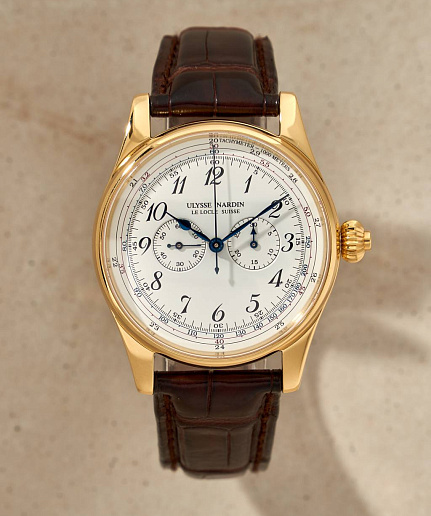 Single Button Chronograph in Yellow Gold